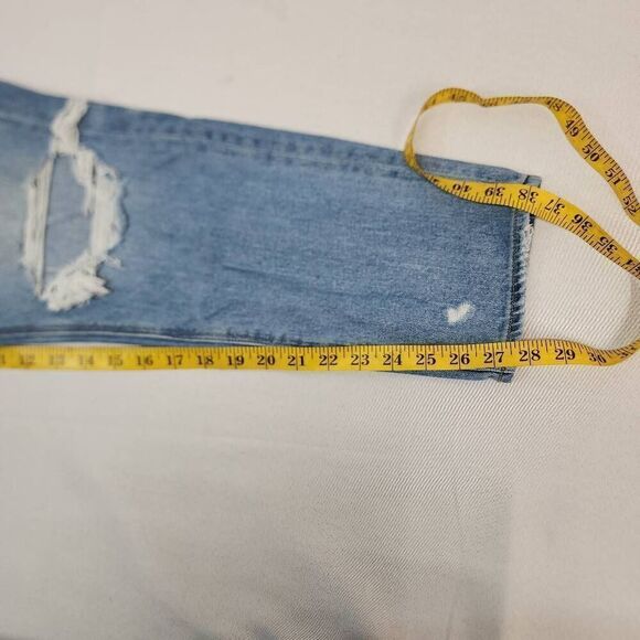 American Eagle Size 10 Women's Mom Jeans Distressed Light Wash Denim Blue Jeans - Picture 5 of 8